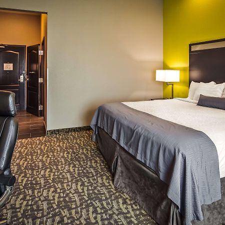 Best Western Plus Bay City Inn & Suites Экстерьер фото