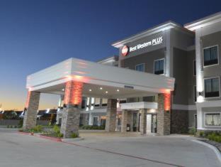 Best Western Plus Bay City Inn & Suites Номер фото