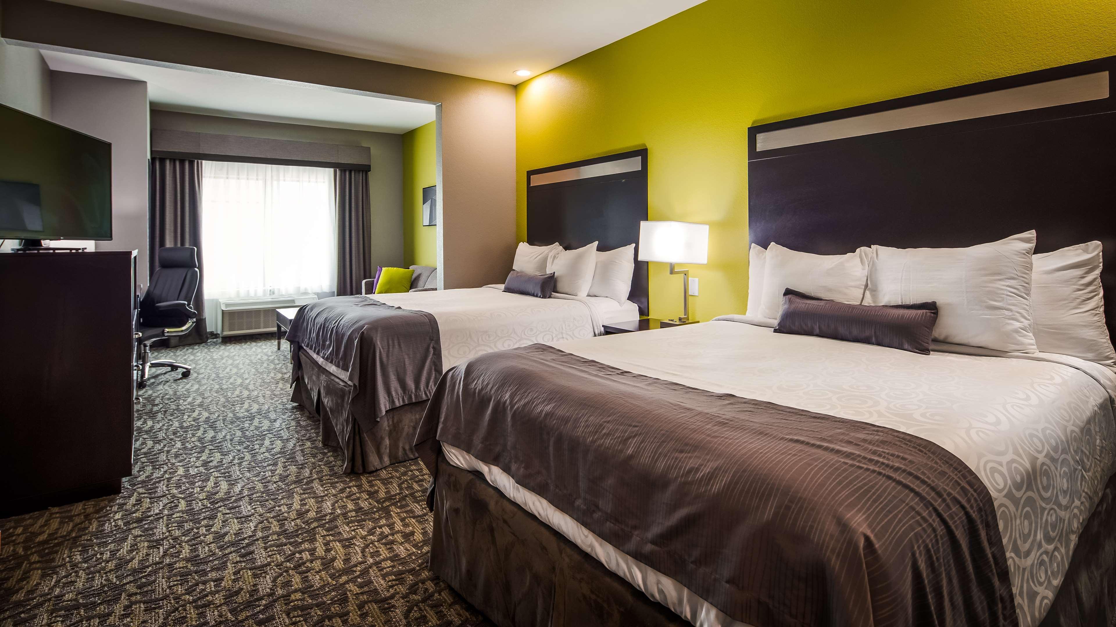 Best Western Plus Bay City Inn & Suites Экстерьер фото