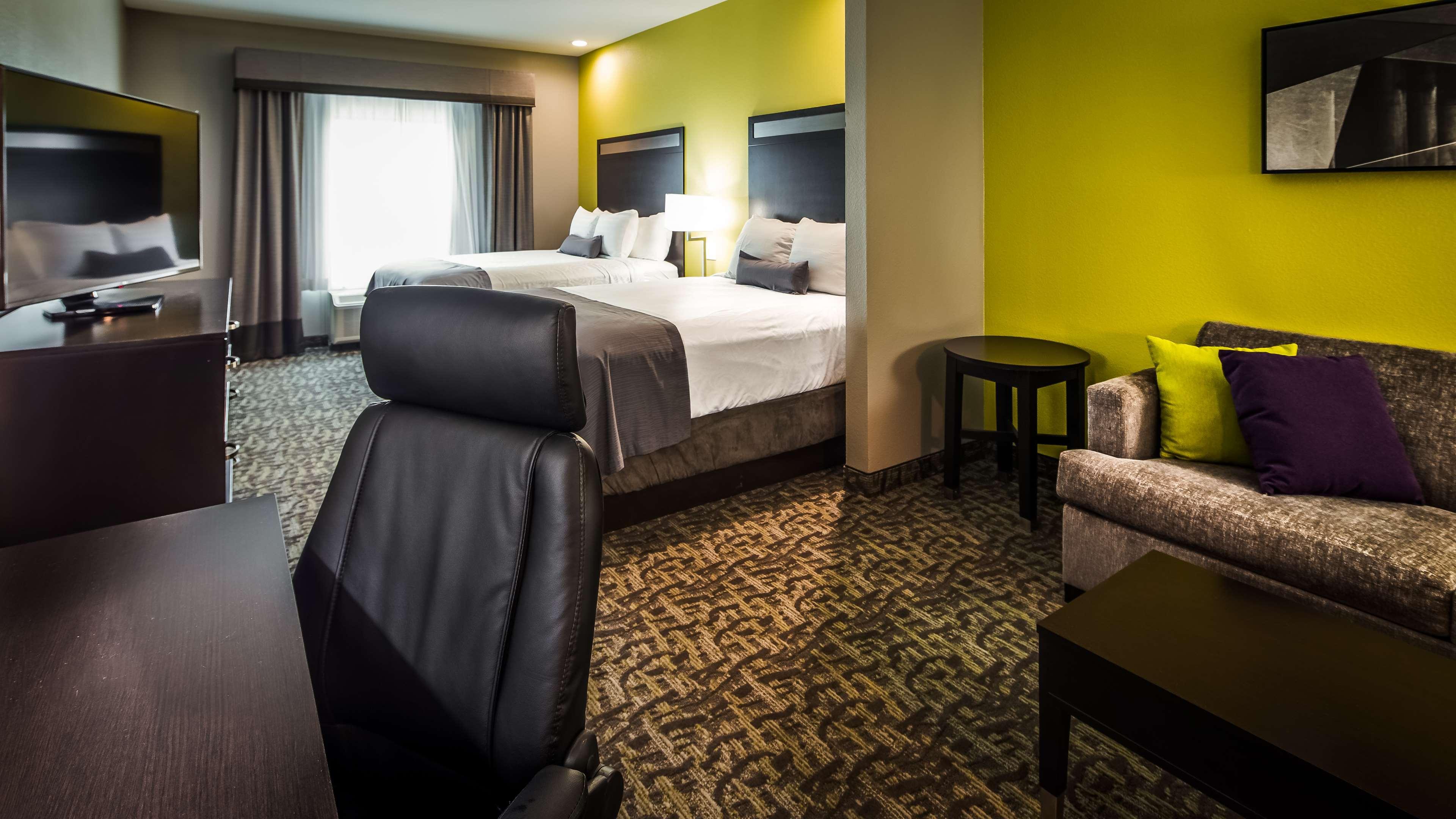 Best Western Plus Bay City Inn & Suites Экстерьер фото