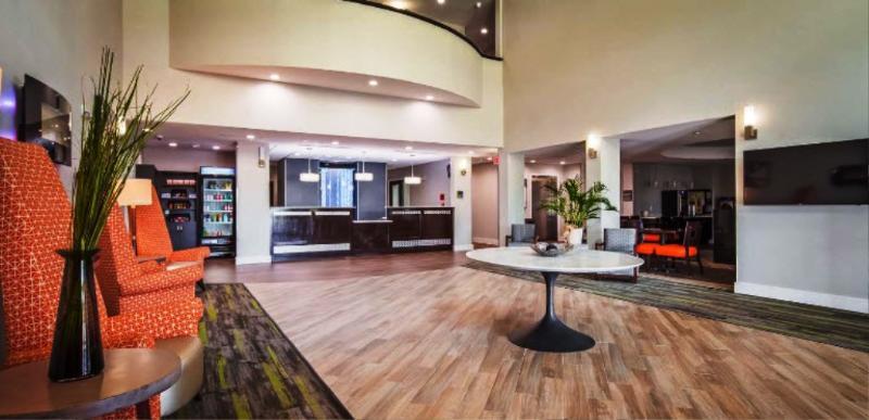 Best Western Plus Bay City Inn & Suites Экстерьер фото