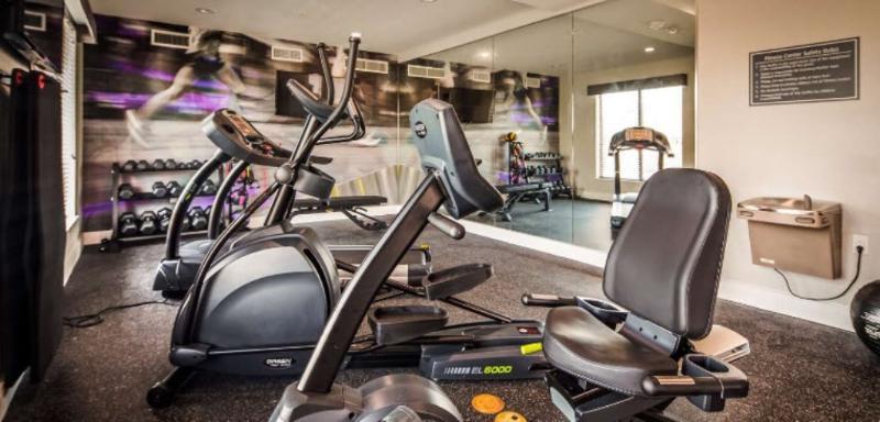 Best Western Plus Bay City Inn & Suites Экстерьер фото
