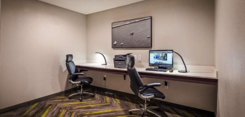 Best Western Plus Bay City Inn & Suites Экстерьер фото